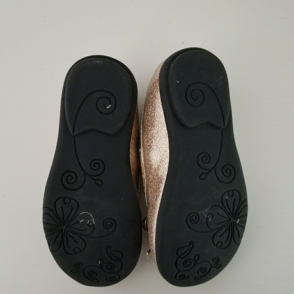 Flats - Picture 2 of 3